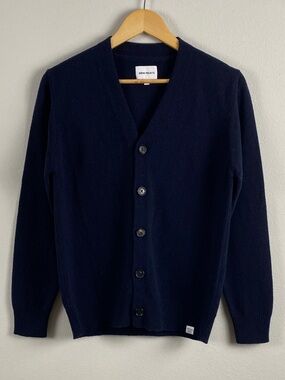 Norse Projects Adam Lambswool Long Sleeve Cardigan Sweater | V Neck | Dark Navy